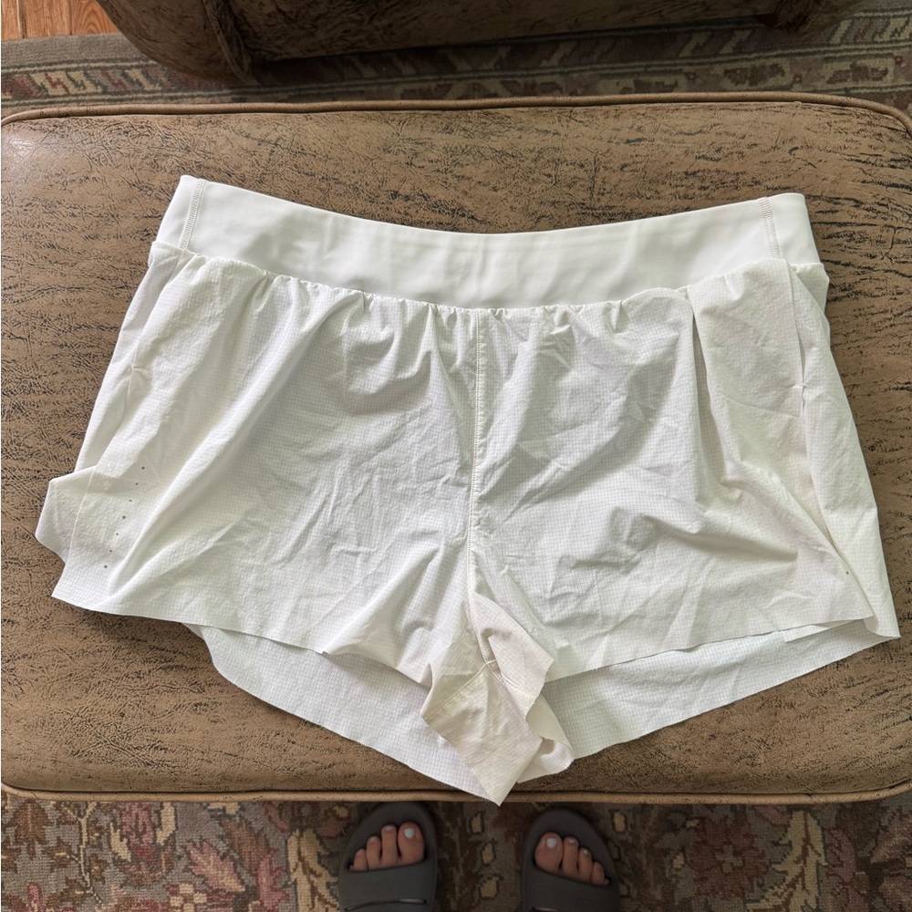 Athleta Fast Route Mid Rise 2" Run Short